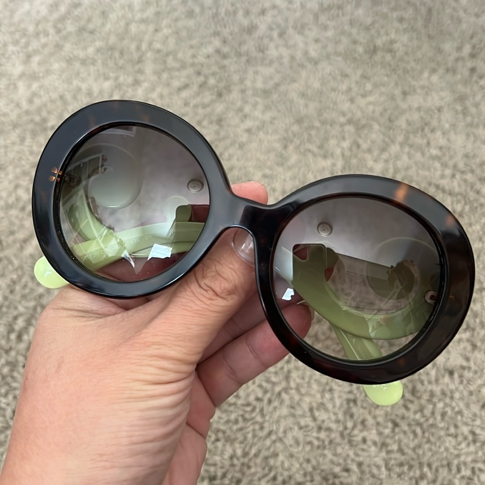 Prada woman sunglasses
